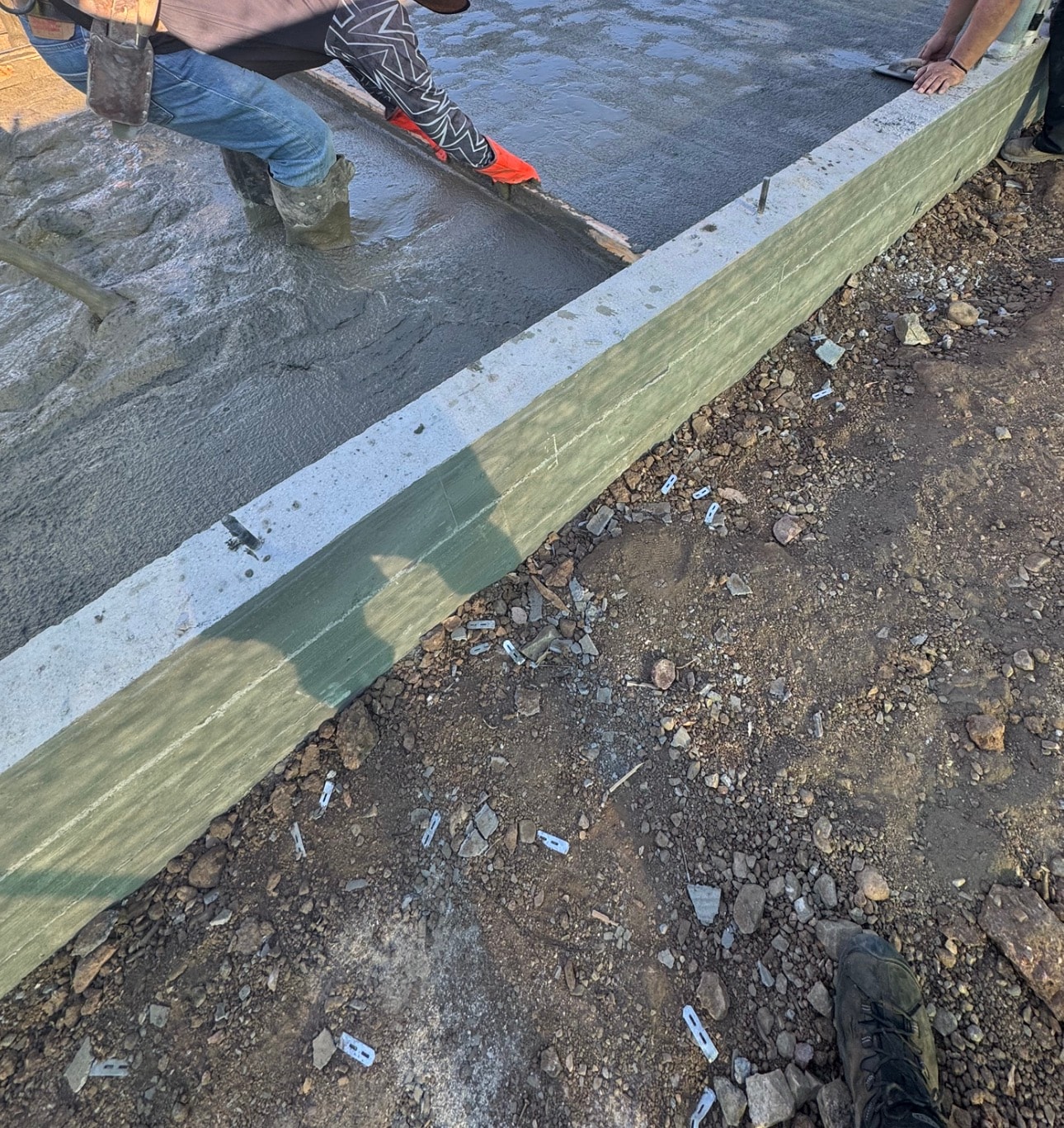Concrete foundation pour and screed — Altadena, CA