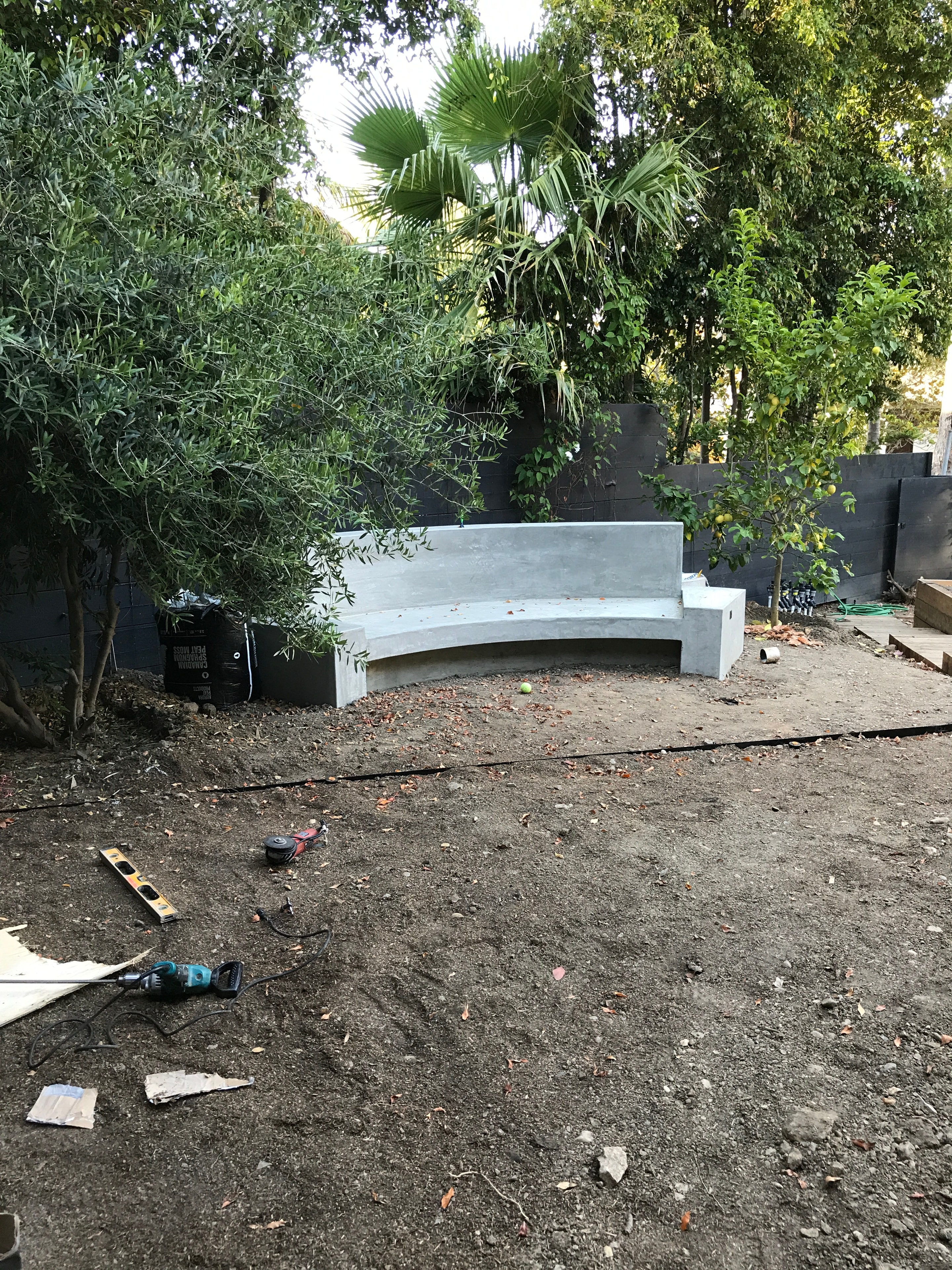Completed poured-in-place concrete bench at a Santa Monica residential property — Concrete Etc., Inc.