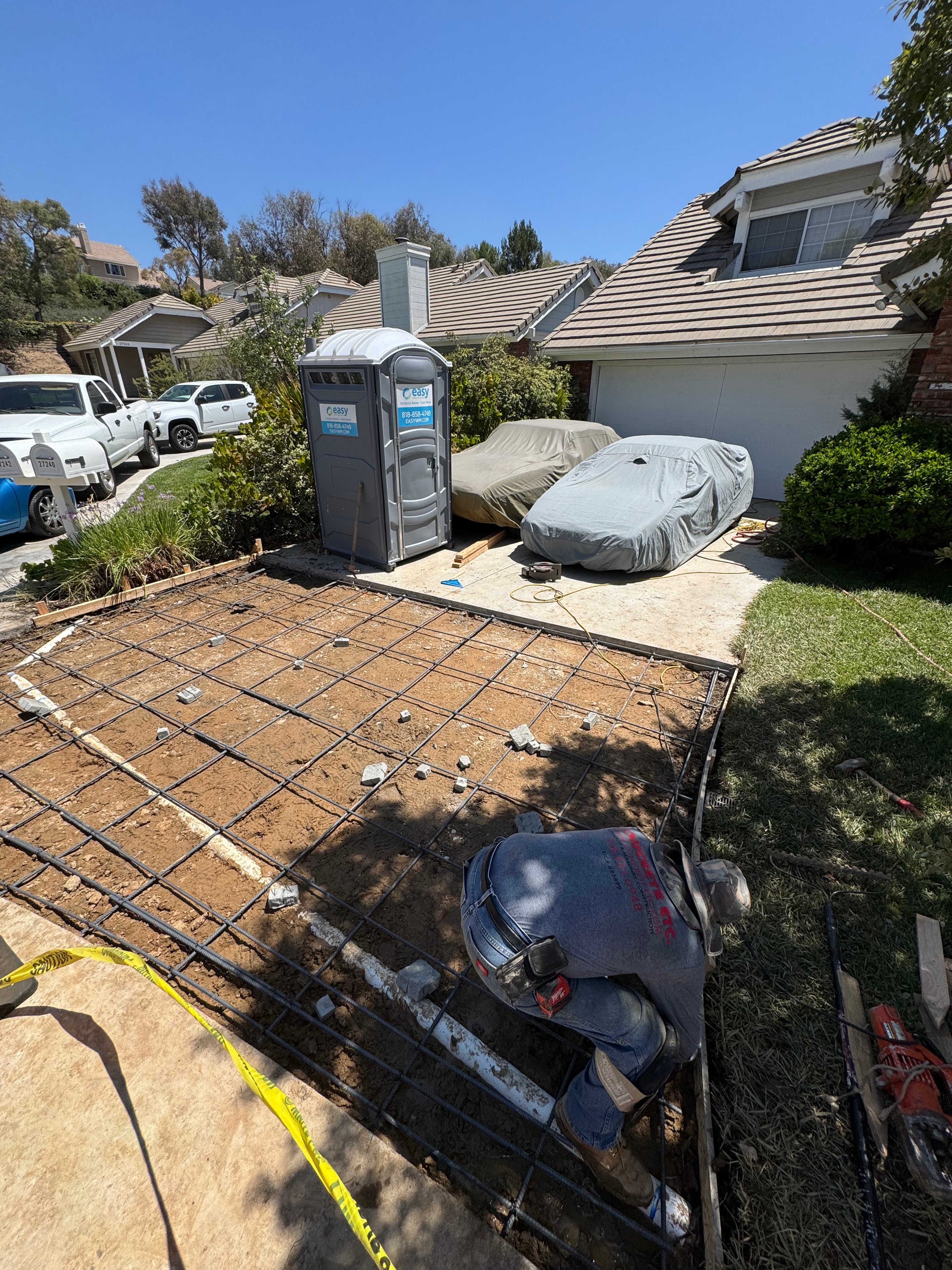 Concrete driveway repair with rebar reinforcement in Santa Clarita, Los Angeles County — Concrete Etc., Inc.