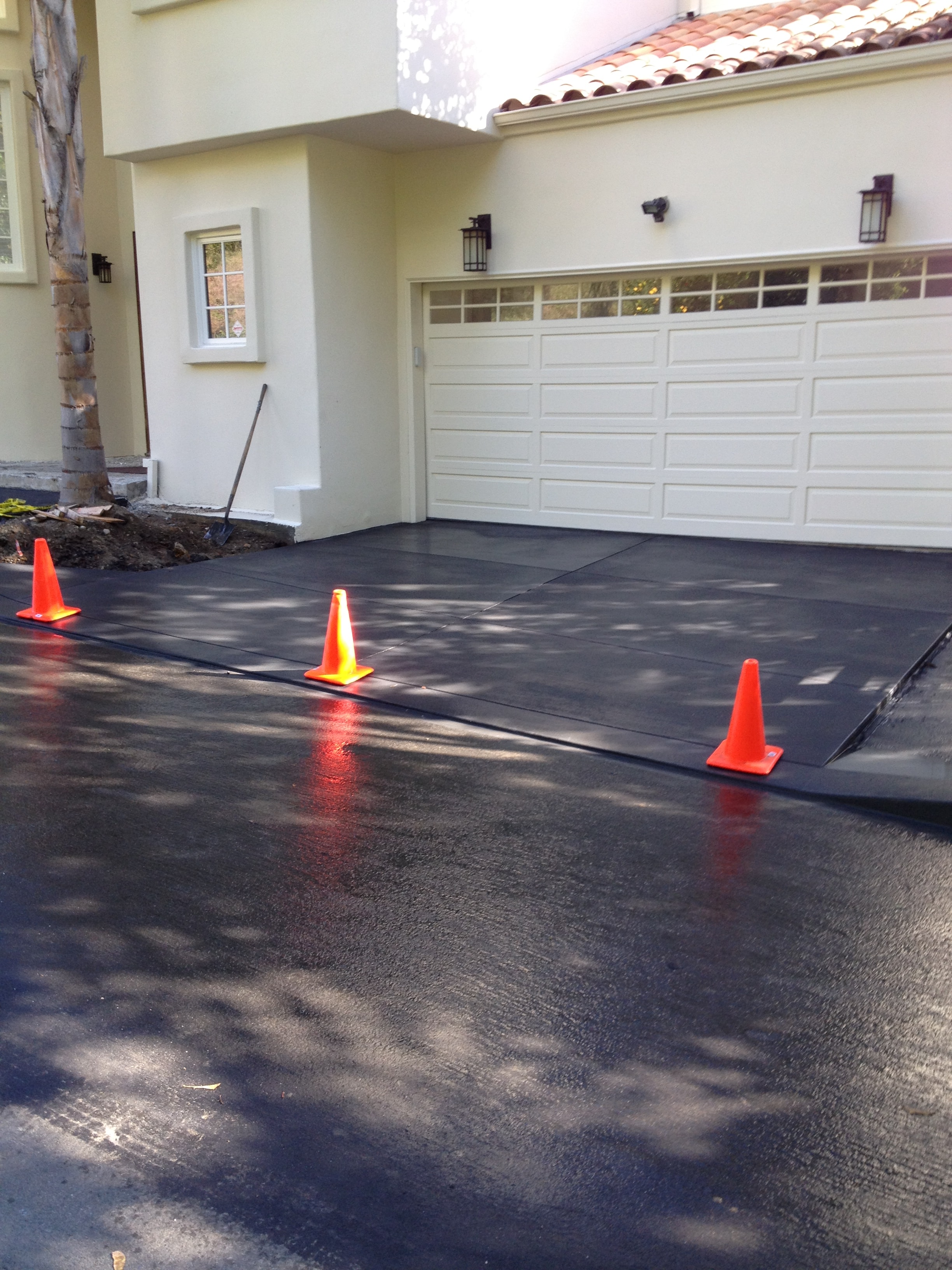 Public works concrete driveway approach with curb and gutter, Sherman Oaks