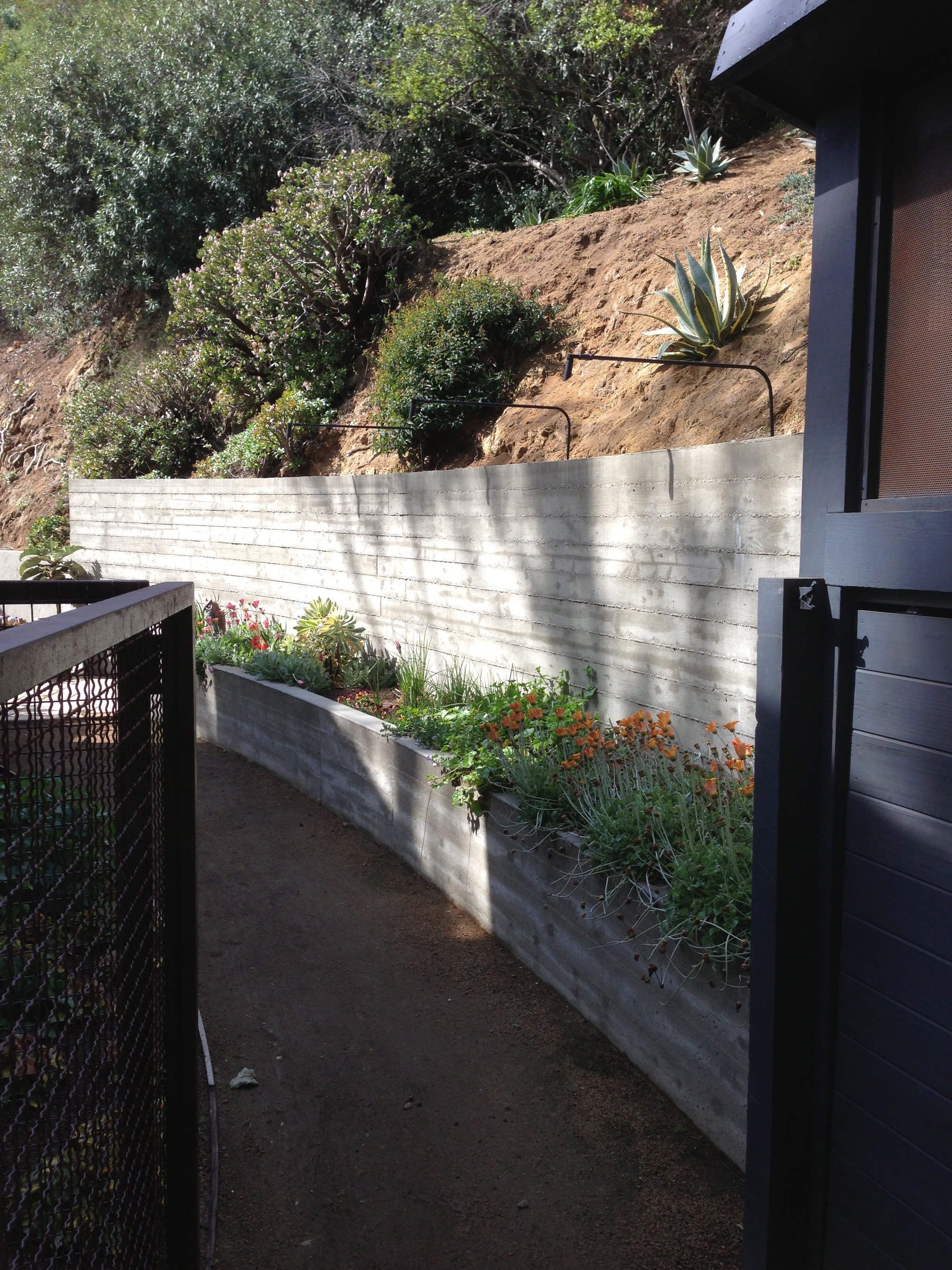 Retaining wall installation Los Angeles County